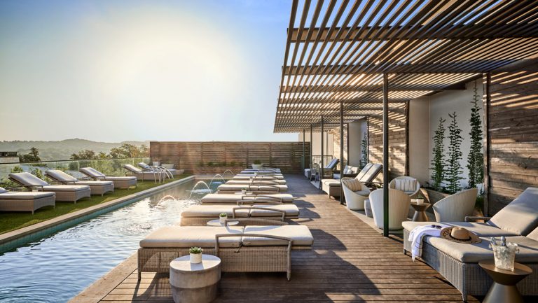 ausrst-omni_barton_creek_resort-2022-spa_pool_terrace_web-1